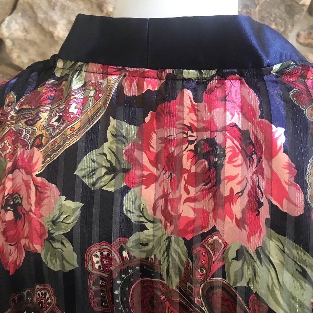 Vintage Victoria's Secret Floral Long Sleeve Black Pleated Sleep Shirt Size M - Picture 5 of 6